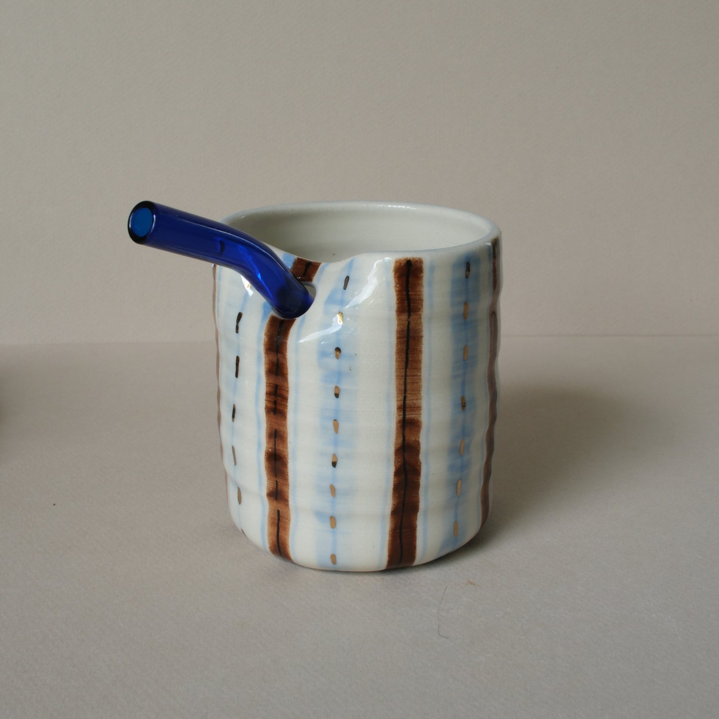 Pantone 2002 | Straw Cup