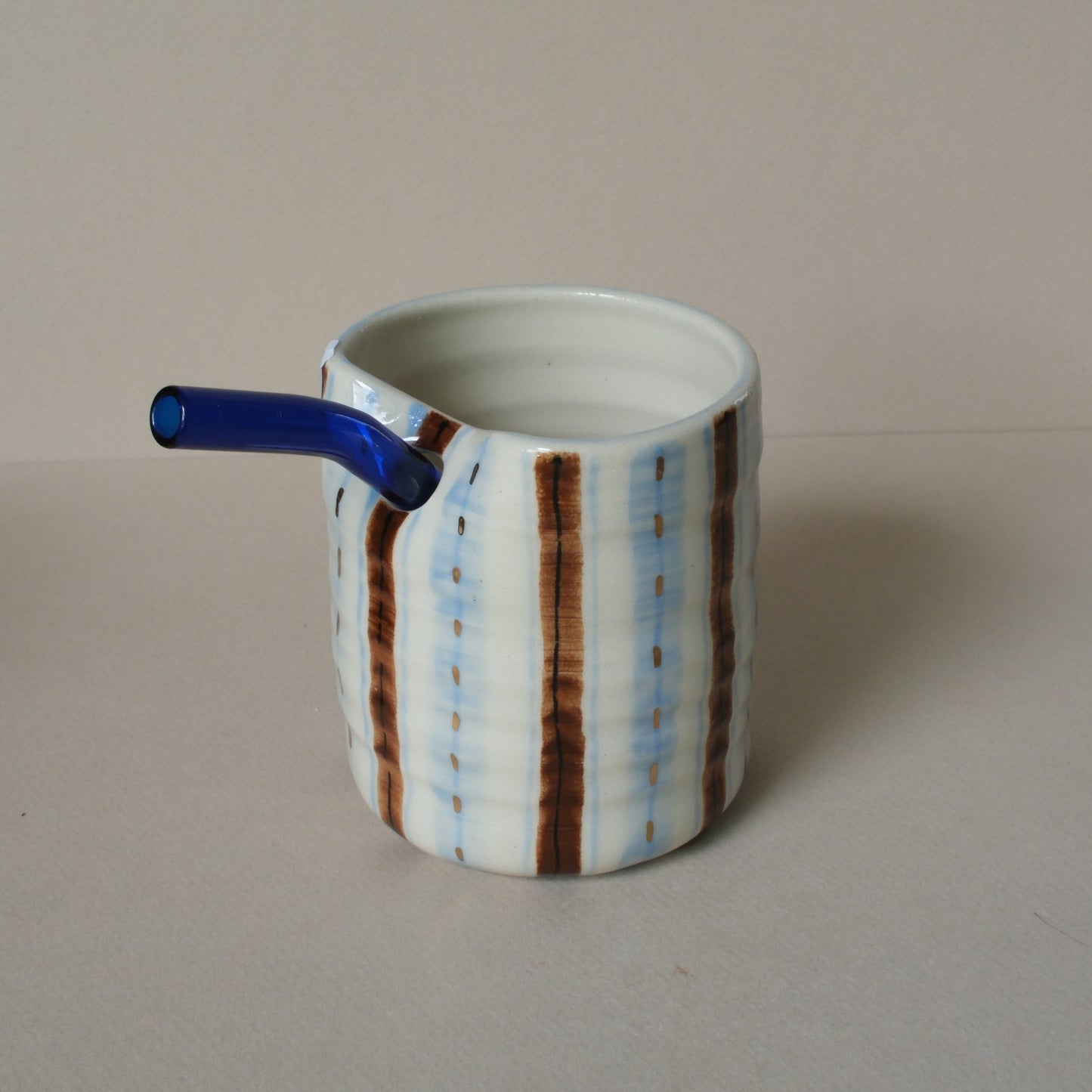 Pantone 2002 | Straw Cup